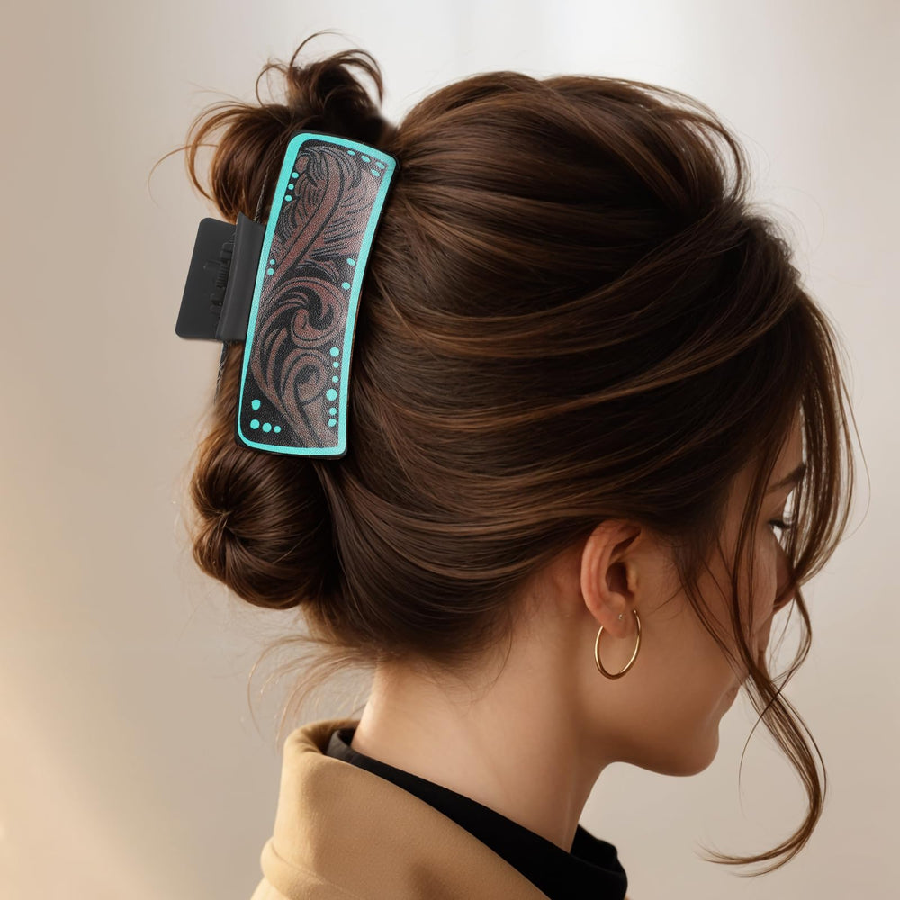 Abeillo clip used in half‑up hairstyle, adding western charm and reliable hold