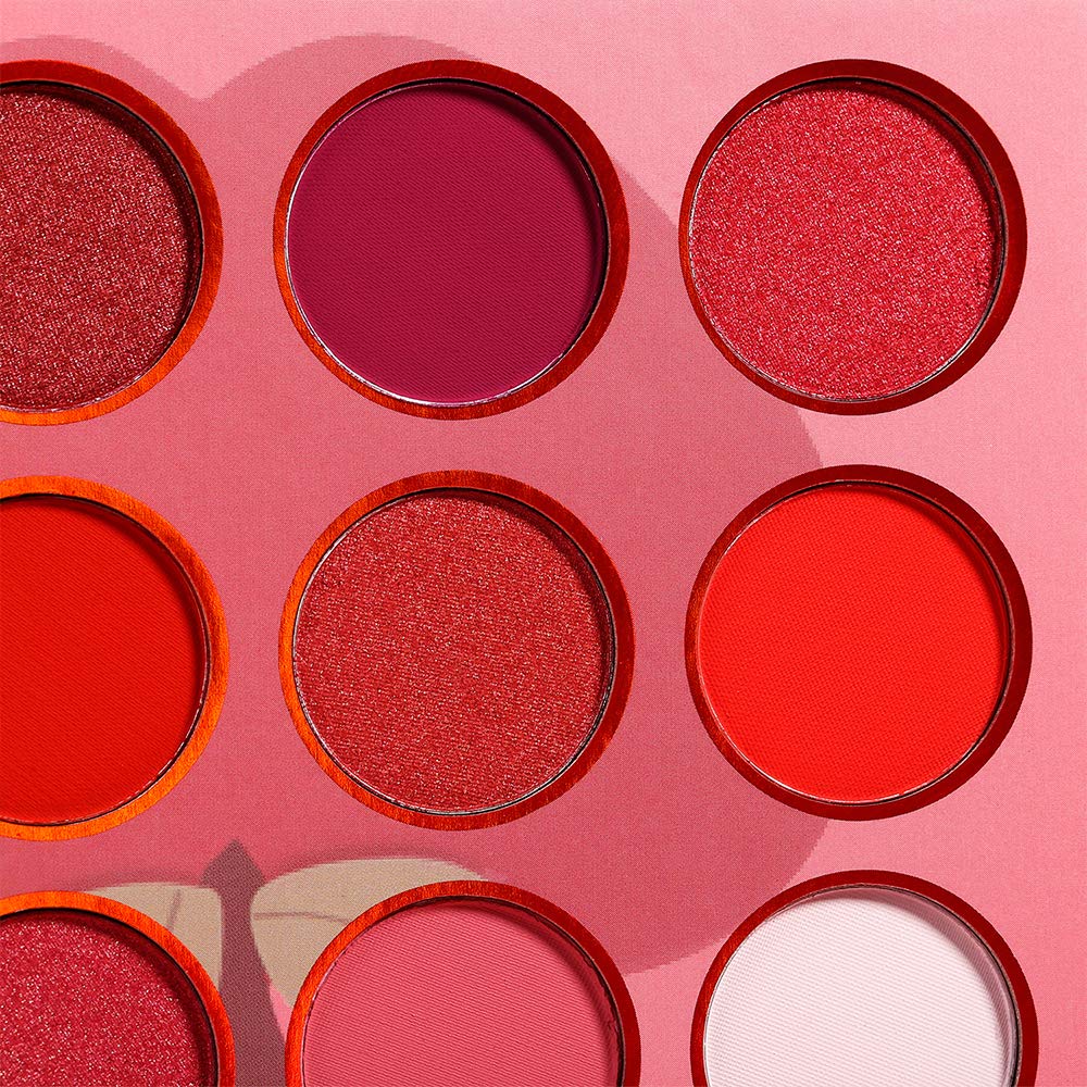 Afflano brush applying shimmer shade to lid for buildable intensity