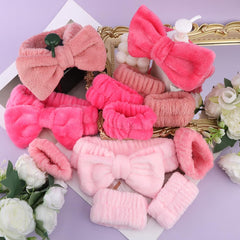 AOPRIE headband knotted bow detail highlighting stylish secure fit