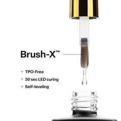 APRÉS brush stroke close-up showing smooth self-leveling texture benefit