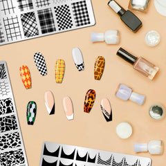 Arbuya stamping in use with stamper transferring design for quick DIY manicures
