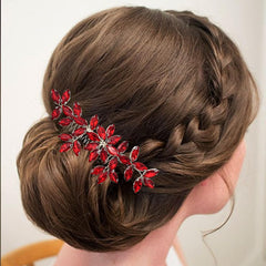 Arvintas comb held in hand to show size and easy placement benefit