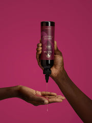 As I Am shampoo foaming on hair demonstrating effective buildup removal benefit