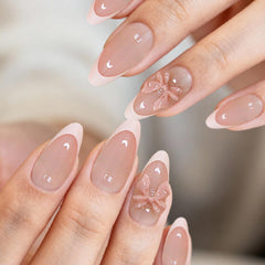 Ashowner nails in use on hands demonstrating finished look benefit instant glam