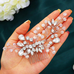 Asooll comb placed with veil showing compatibility and layered styling benefit