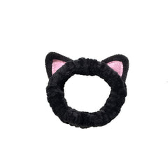 Astraia Beauty close-up of plush fabric and seam detail for gentle hair protection