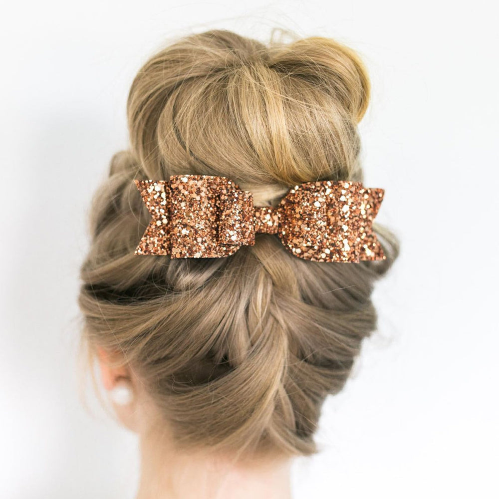 AUEAR small clip in fine hair for delicate hold and minimal marking benefit