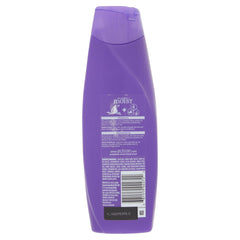 Aussie creamy lather close-up demonstrating moisturizing texture and slip