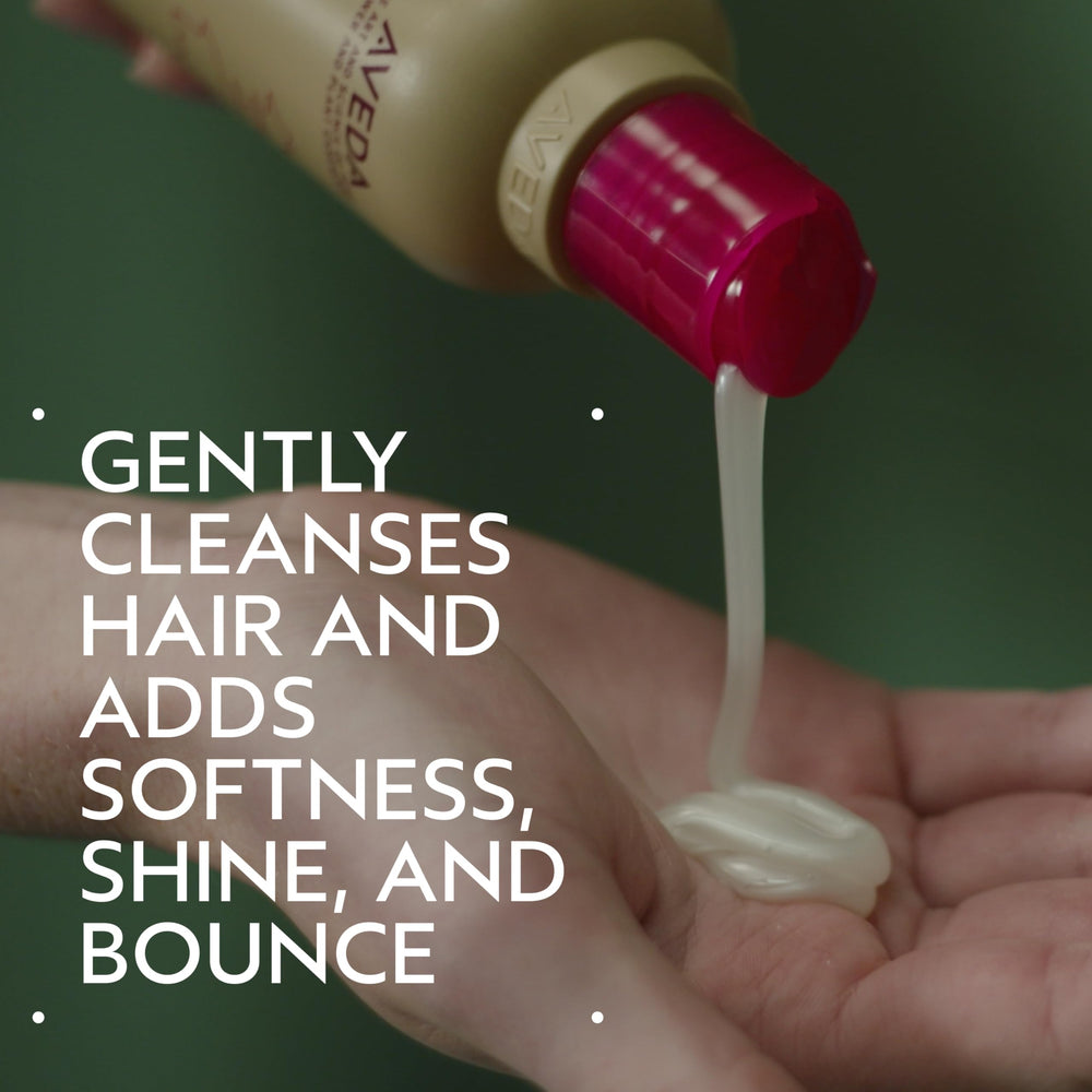 Aveda Cherry Almond shampoo pour texture highlights gentle cleansing