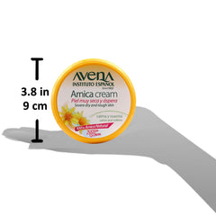 Avena Instituto Español cream being applied to elbow for immediate softening