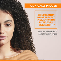 Avène cream-to-powder texture close-up showing non-greasy finish benefit