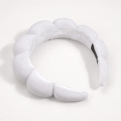 Ayesha headband in use washing face keeps hair dry and tidy benefit