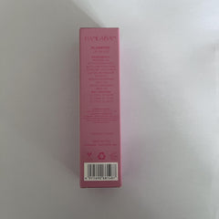 BAISEN DIARY texture swipe of oil showing glossy, non-sticky finish and shine