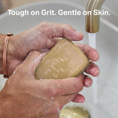 Barrel & Oak close texture showing walnut shell grains for effective exfoliation