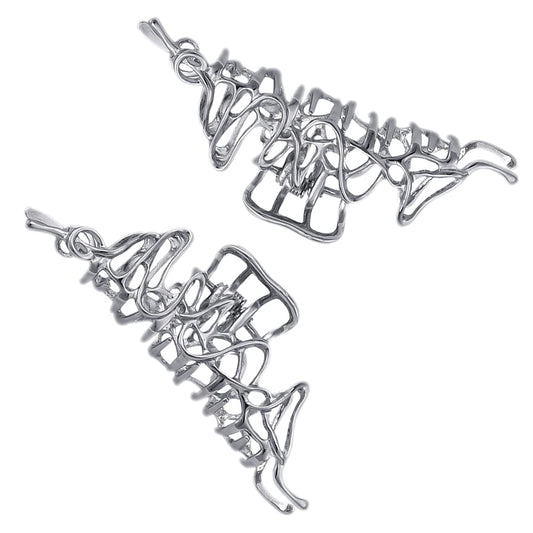 BeeGift silver claw front view showing sleek design and wearable fashion
