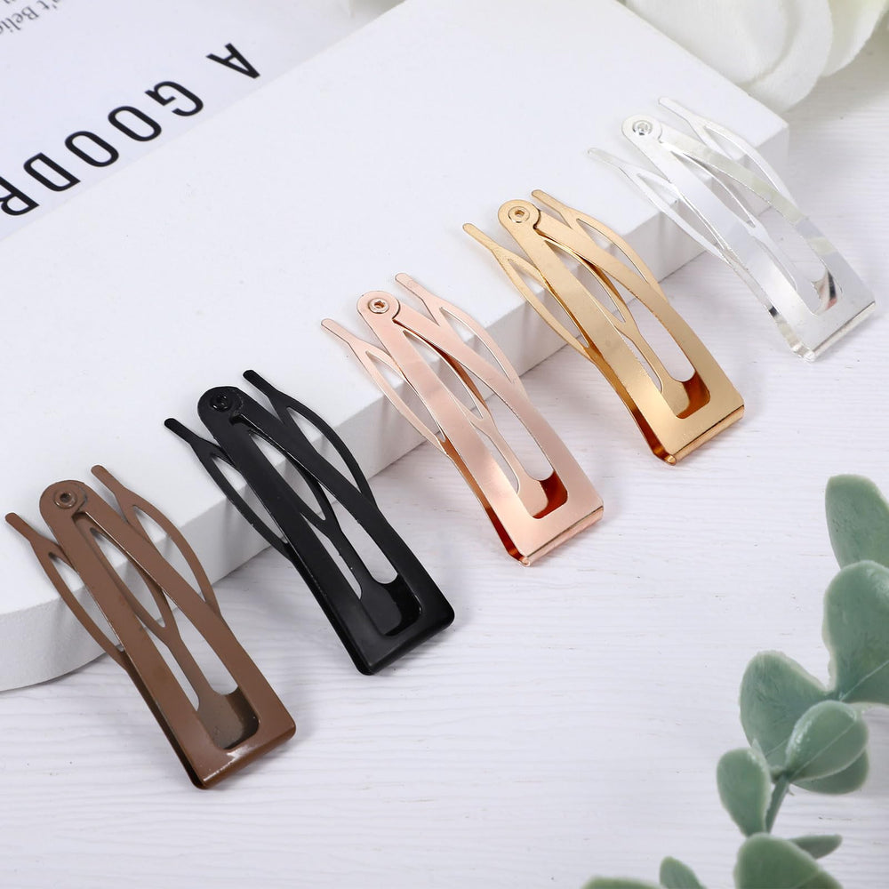 BESARME hair clip holding bangs, demonstrating steady, discreet hold