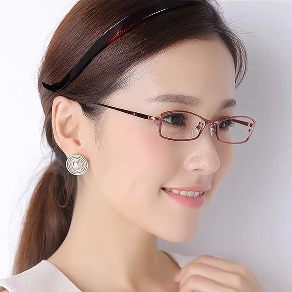 BIKCZEWIN model wearing headband for a neat everyday look that stays in place