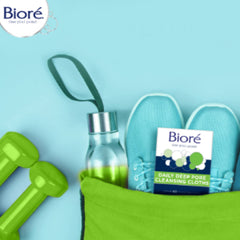 Bioré close-up of textured dirt-grabbing fibers revealing gentle exfoliation benefit