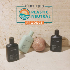 Blind Barber botanical ingredients display with lemongrass and hops illustrating natural clarifiers