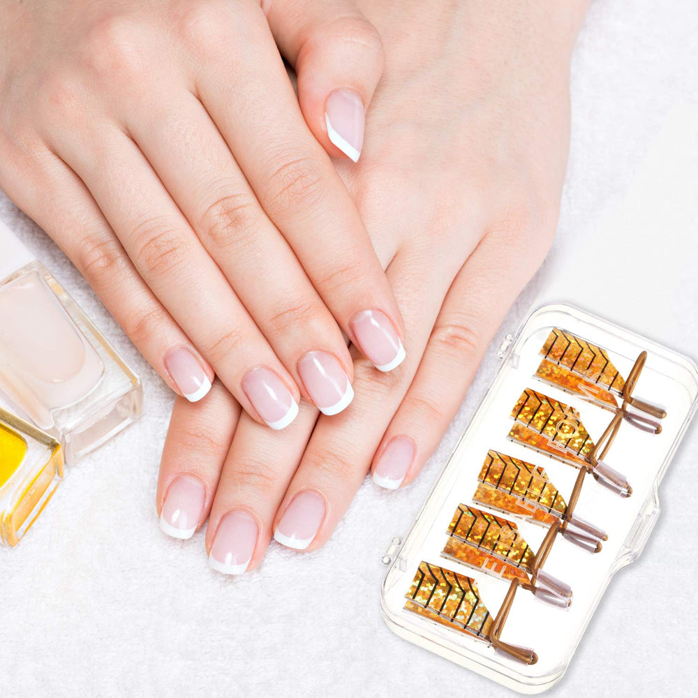 Blulu in-use image of a technician applying a form for cleaner nail sculpting