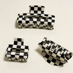 Bmobuo close-up of black and white checkered pattern highlighting texture and contrast