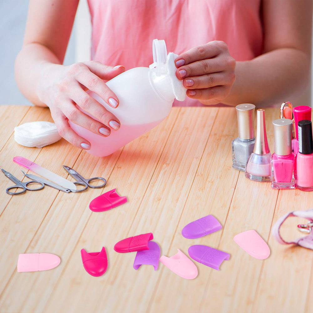 Boao caps in a home manicure setup illustrating tidy, reusable removal