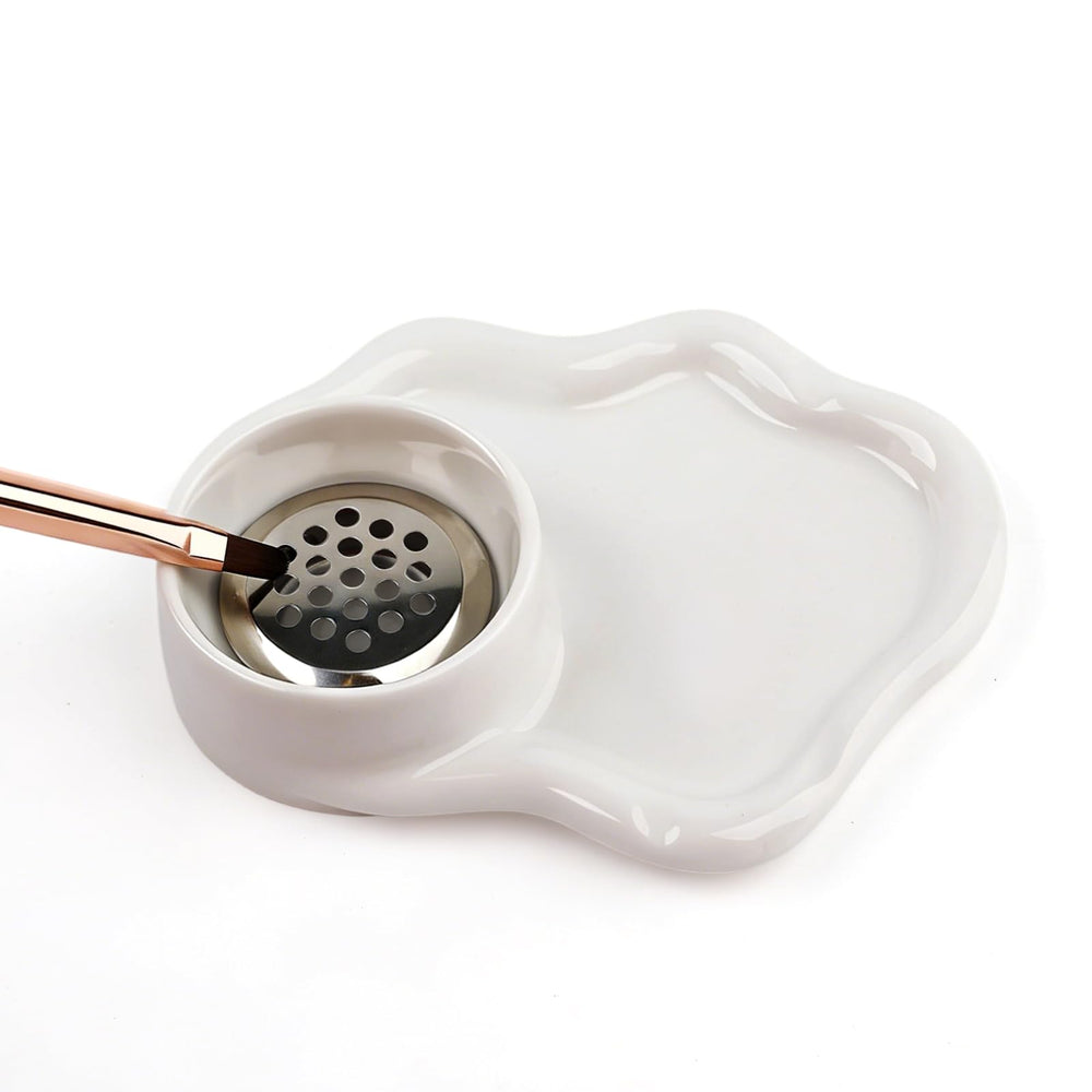 BOMOQING front view showing ceramic palette and wash cup for tidy workflow