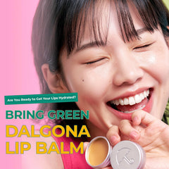 BRING GREEN close-up of sugar granules providing gentle exfoliation benefit