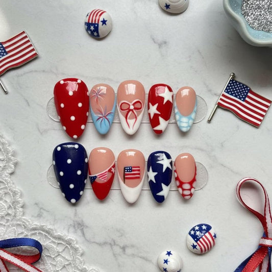 BUNLVDI front packaging showing 30-piece patriotic press-on nail set for easy storage