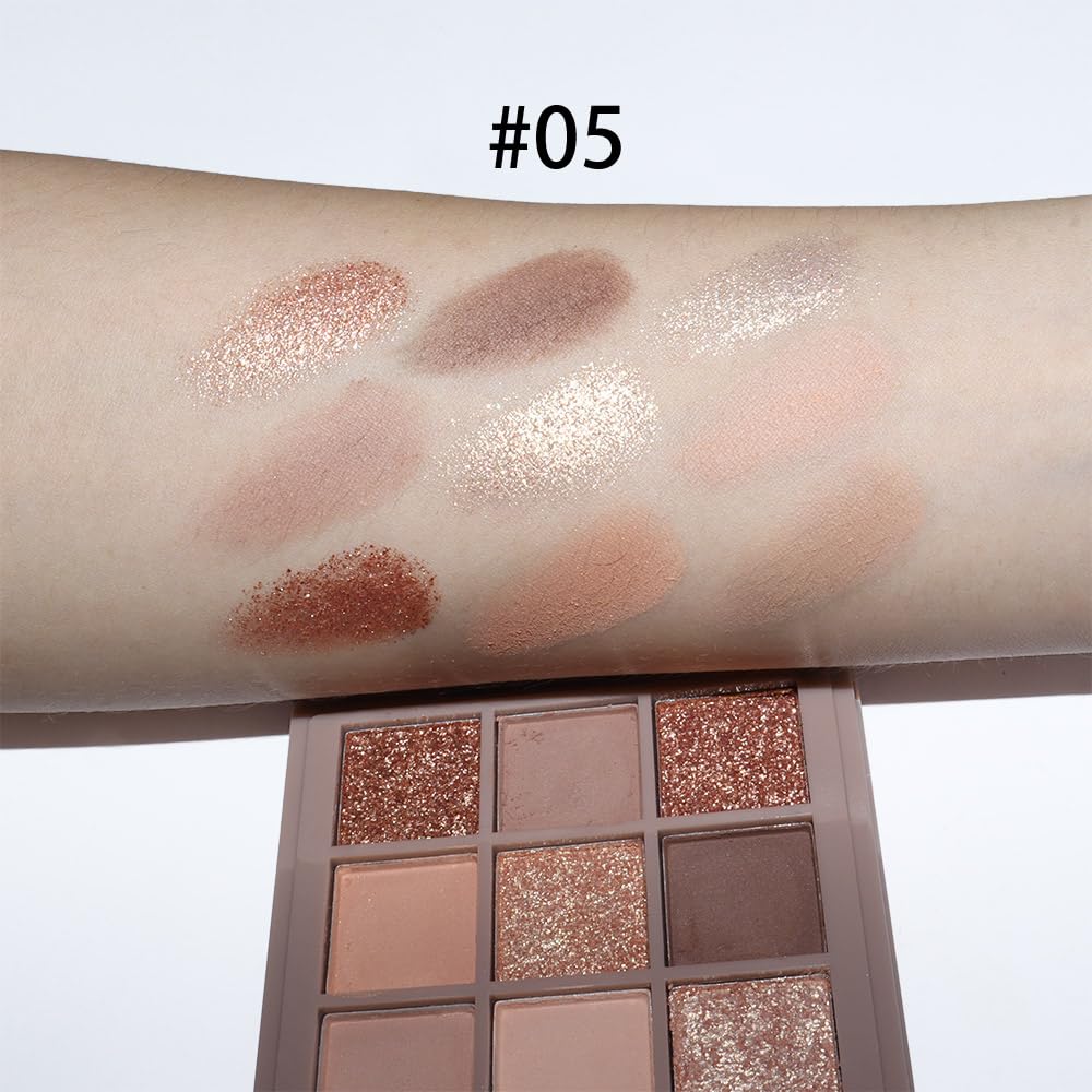 CAKAILA powder texture close-up highlighting smooth blendability and high pigmentation