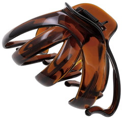 Camila Paris close-up of interlocking prongs for strong hold