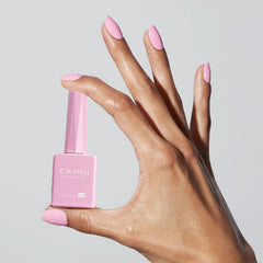 CANNI nails before and after demonstrating chip-resistant long-lasting benefit