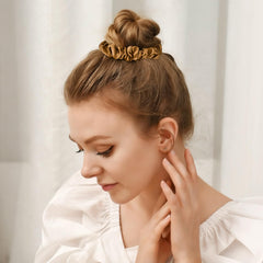 CEELGON scrunchie holding a ponytail neatly without creasing