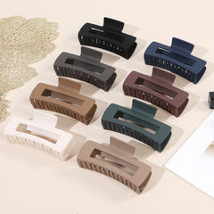 CHANDAT clip pictured next to a hand to show the 4.1-inch scale benefit
