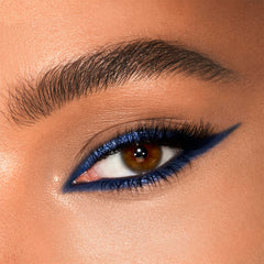 Charlotte Tilbury texture swatch of matte and metallic finishes for smooth blendability