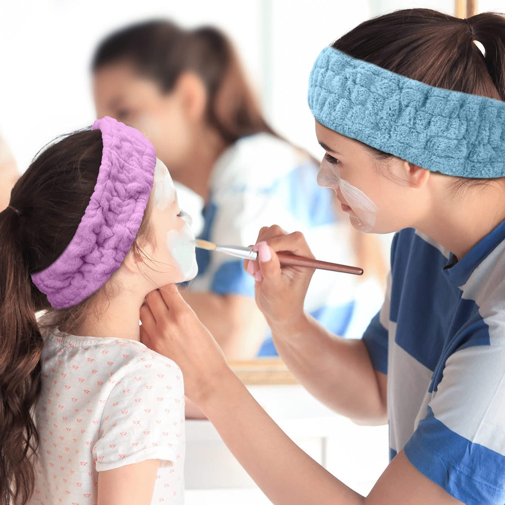 Chuangdi headband worn during makeup prep keeping hair away for cleaner application
