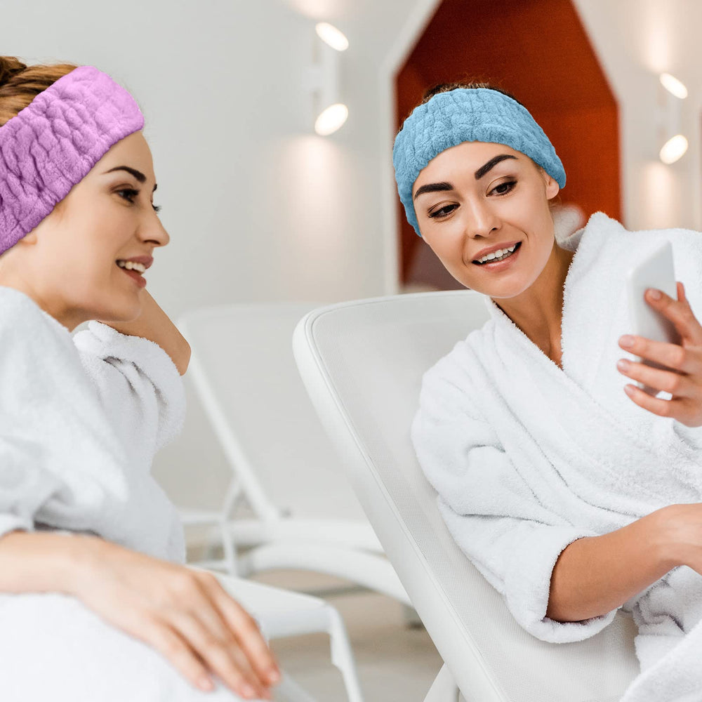 Chuangdi headband in a bathroom spa scene demonstrating practical home use