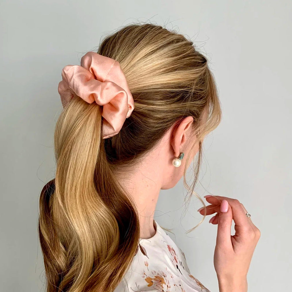 Classicseali stretched elastic detail showing strong stretch and secure hold benefit