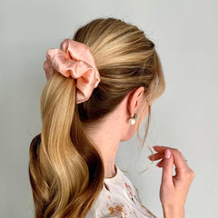 Classicseali stretched elastic detail showing strong stretch and secure hold benefit