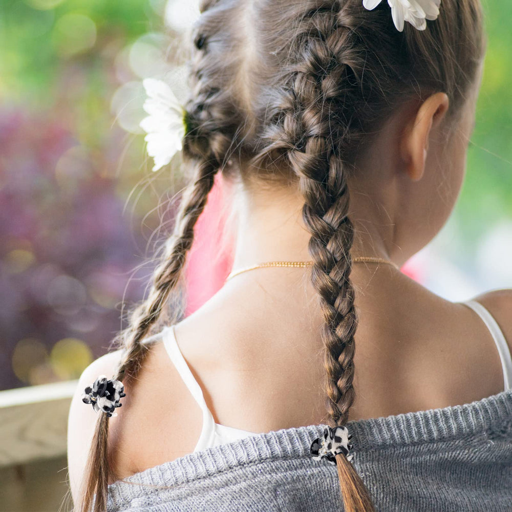 Cobahom clip securing bangs neatly while adding subtle decorative detail