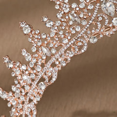 COCIDE tiara styled with bridal veil for photogenic elegance