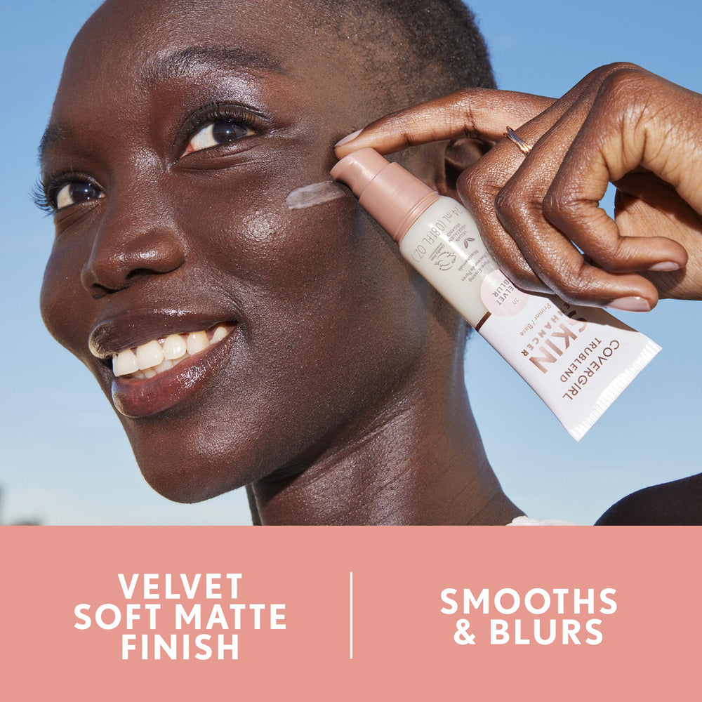 COVERGIRL TruBlend applied on fingers demonstrating blendability and quick smoothing