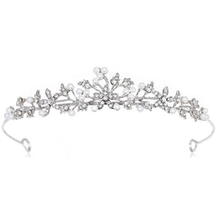 CROWNFAN front view showing tiara design and elegant sparkle benefit