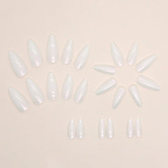 CTTHNBD nails on hand demonstrating wearable medium almond shape