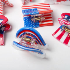 Cuizhiyu hand design mini clip showing playful pattern and lightweight hold