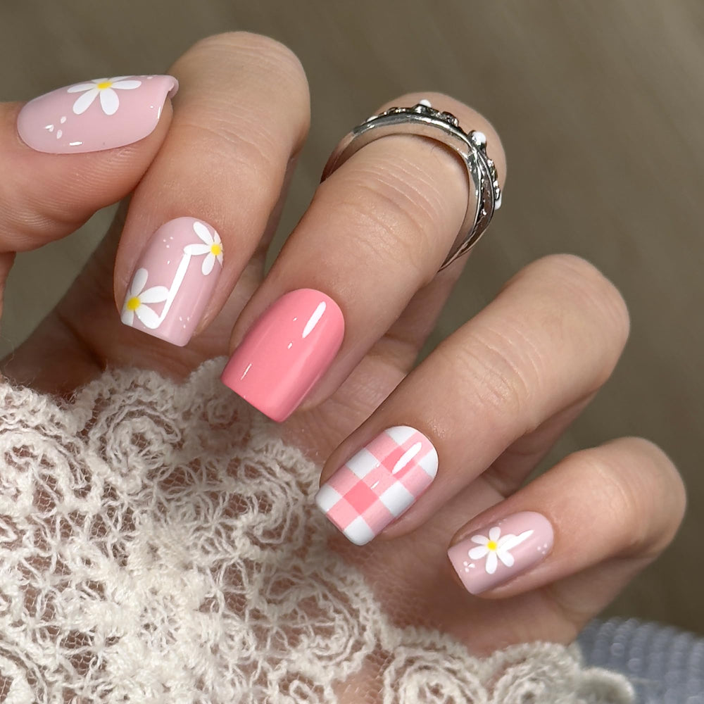 CurvLife apricot daisy pattern close-up showing glossy decorative detail