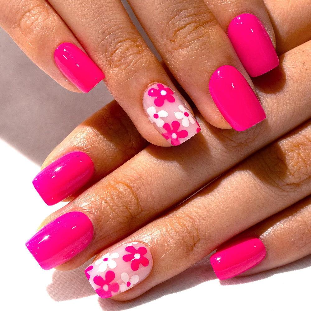 CurvLife close-up gel finish highlighting glossy surface for chip resistance