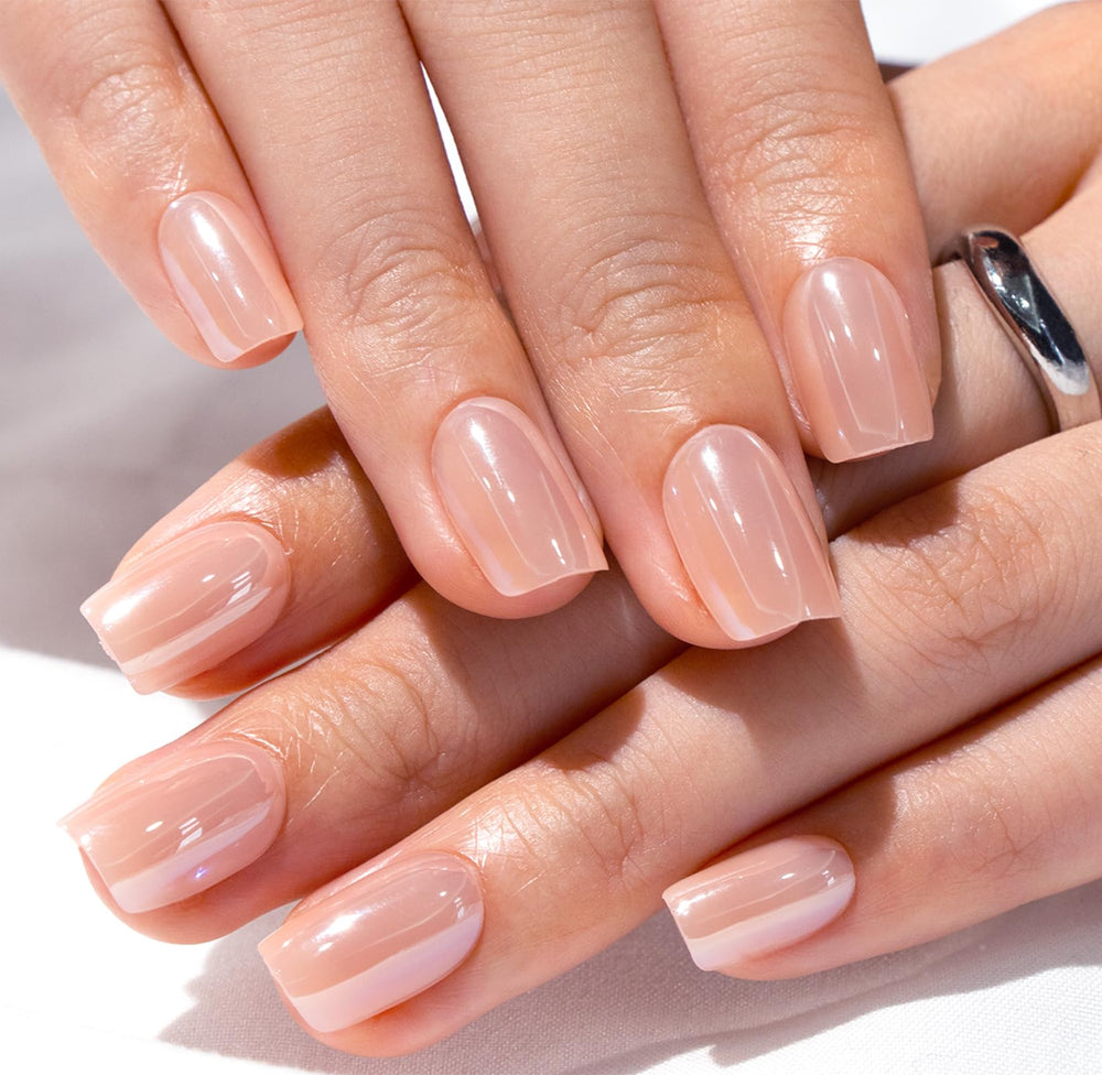 CurvLife close-up of gel finish highlighting chip-resistant shine