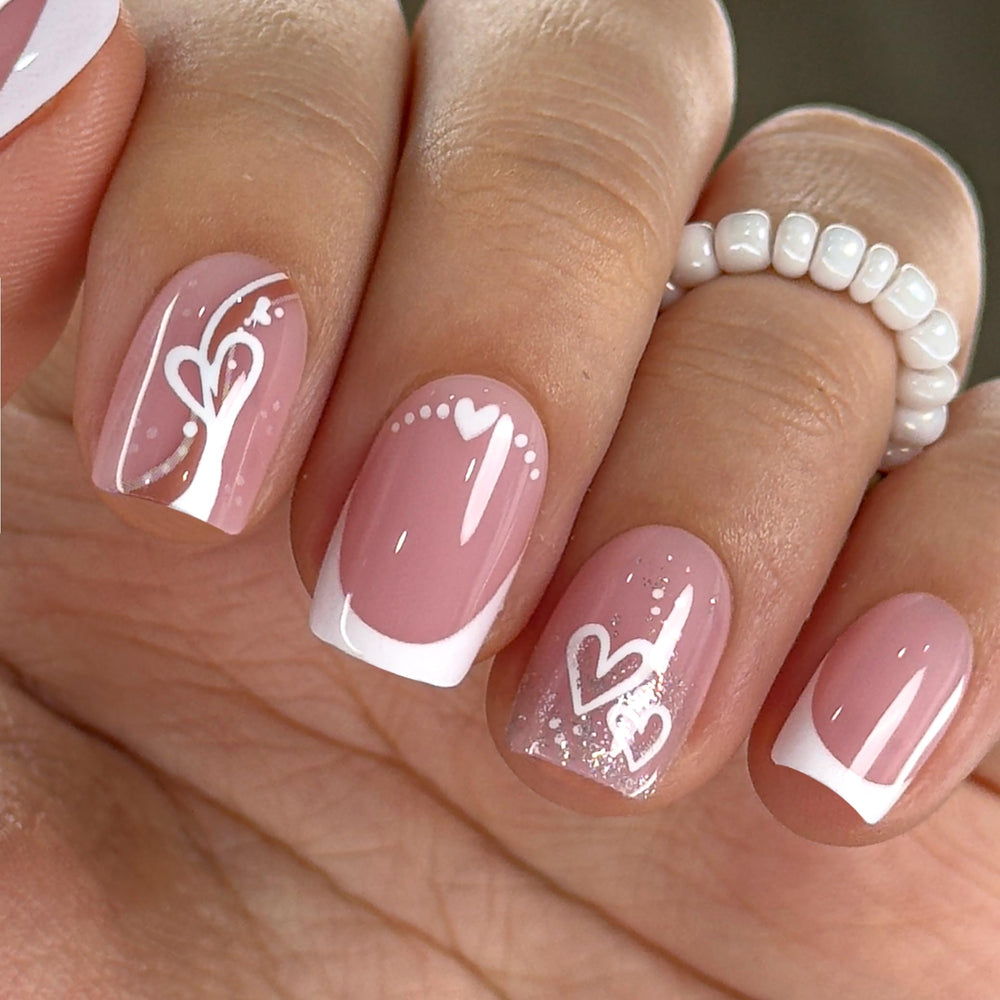 CurvLife front packaging showing apricot glossy nude nails for easy selection
