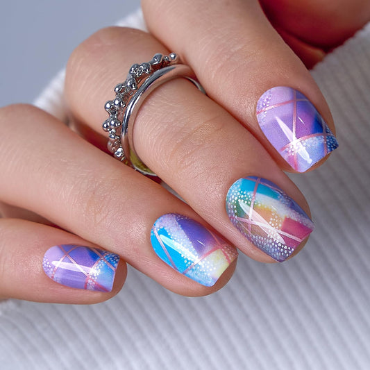 CurvLife front packaging displaying 32 multicolor press-on nails and tools for quick styling